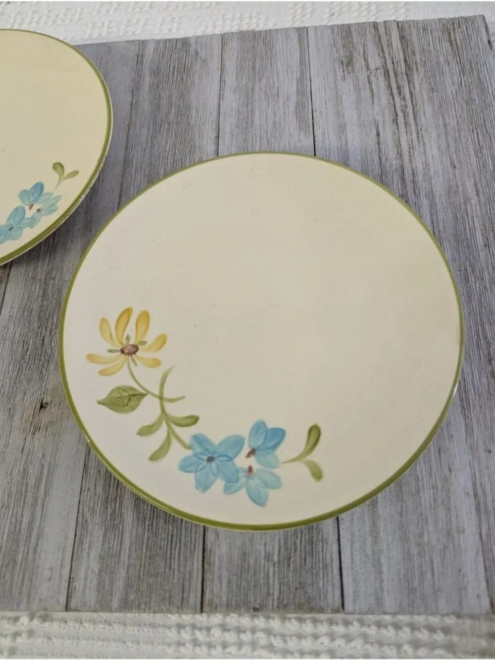 Vintage Franciscan DAISY Set of 2 Dessert Bread Plates 6 1/2